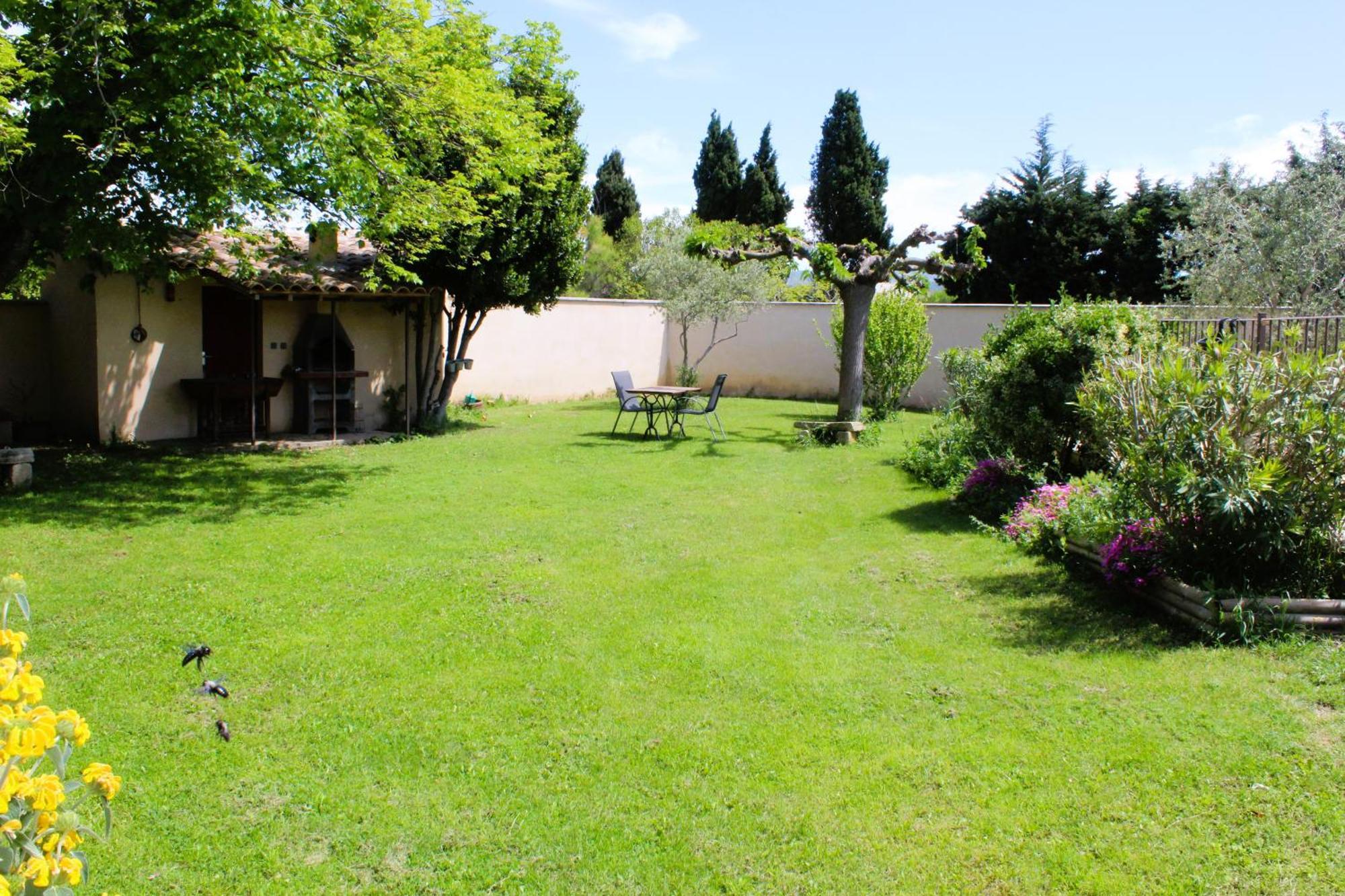 Mas La Gentille ,,, A La Campagne , Beautiful Outdoor , Swimming Pool , Pool House , Nice Green Garden , Bbq ,,, Only For You , Pour Passer Un Sejour Inoubliable Pernes-les-Fontaines Exterior foto